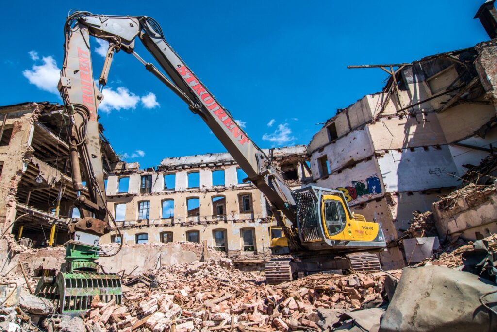 Demolicni technika pasovy bagr Volvo EC360 | Demoliční technika